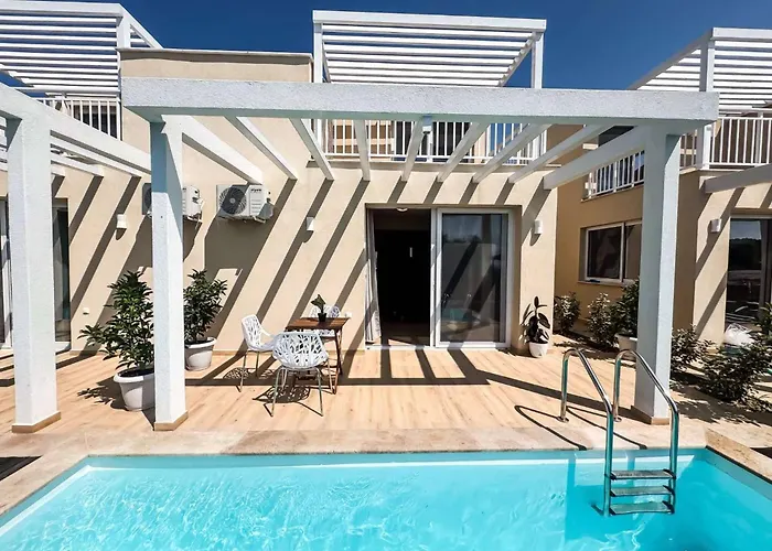 Seaside Pool Nea Kallikrateia