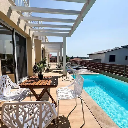 Seaside Pool *